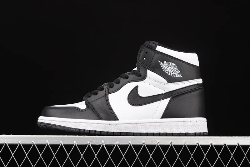 All categories Air Jordan Jordan series basketball shoes Air Jordan 1 High Air Jordan 1 High AJ1 Joe 1 high top white and black 555088-010